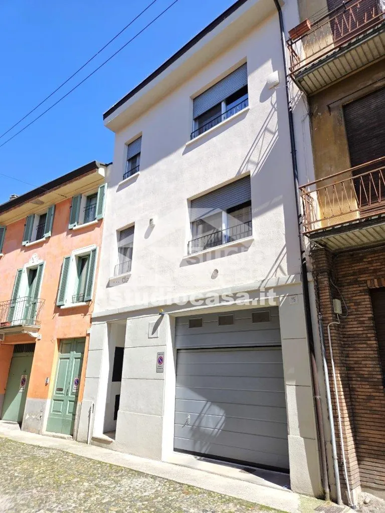Extérieur - Rear-Facing Apartment with Balcony in Cremona