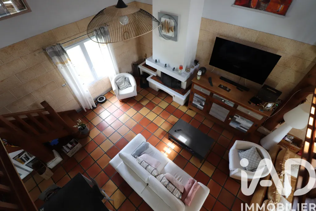 Séjour - Maison Contemporaine avec Piscine à Orignolles