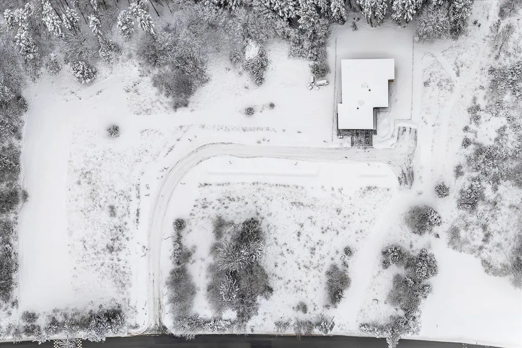 Vue aérienne - Year-Round Plot with 4G Coverage in Støvring