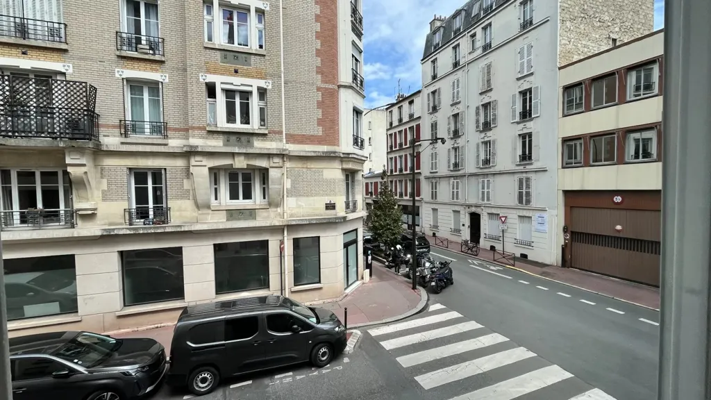 Välivaade - Studio with Balcony in Levallois-Perret