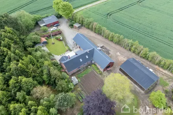 Õhuvaade - Farmhouse with Private Lake in Hammel