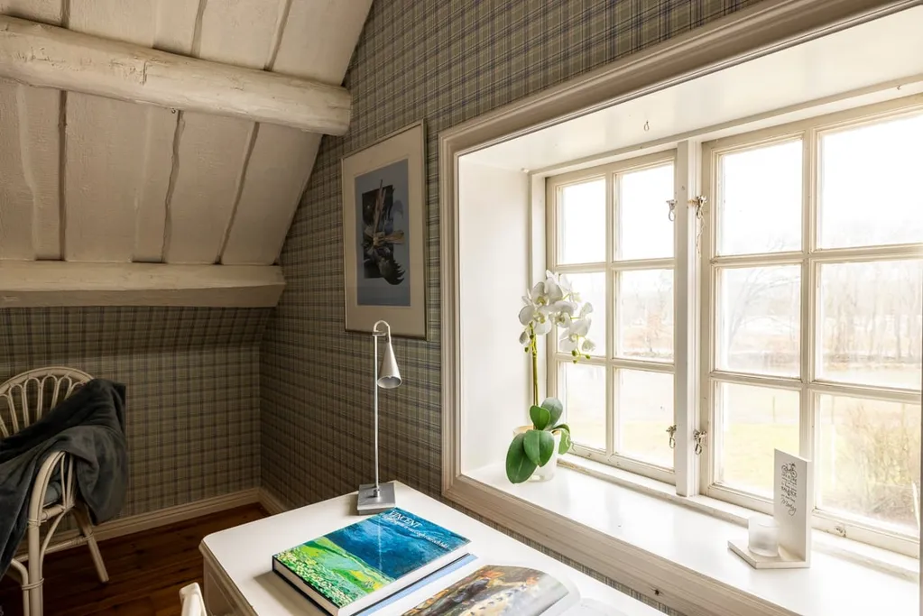 Bureau - Historic Captain's House with Stall in Kungsbacka