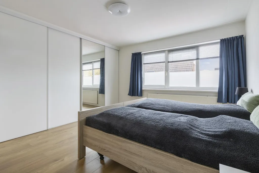 Chambres - Maison 6 pièces à Ten Boer