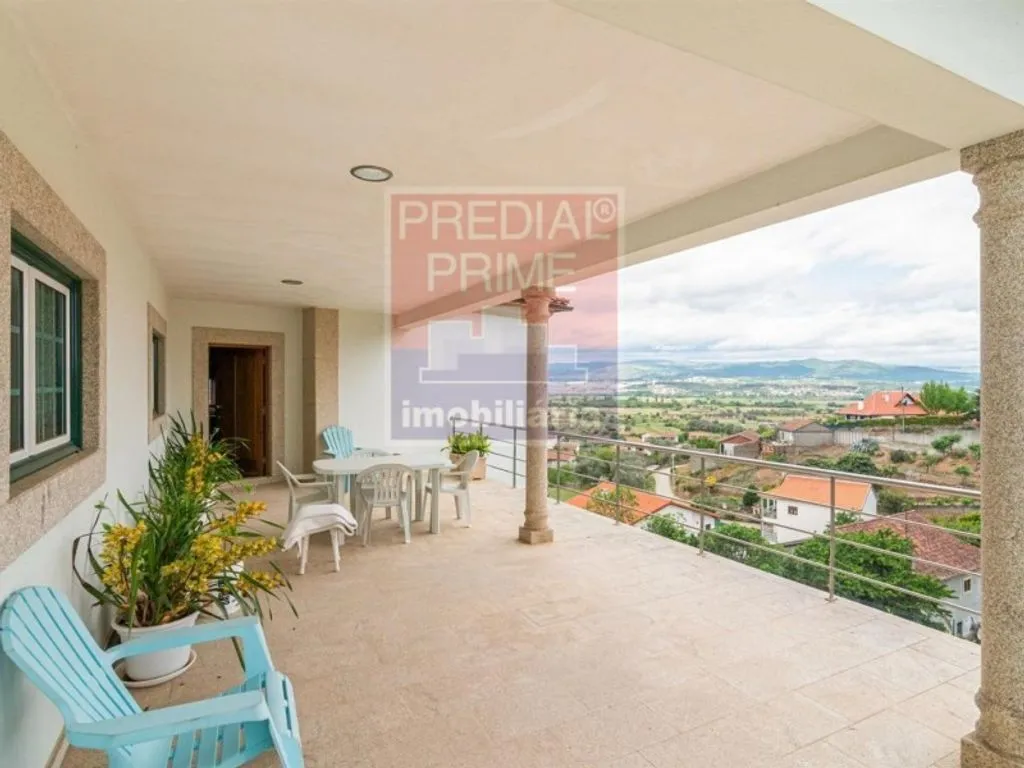 Terrass - Luxury Villa with Fruit Garden in Chaves