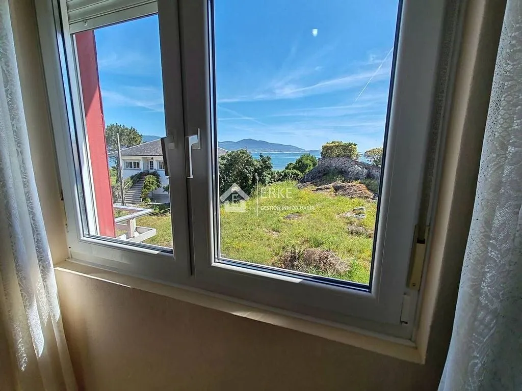 Habitaciones - Apartment with Sea and Mountain Views in Carnota