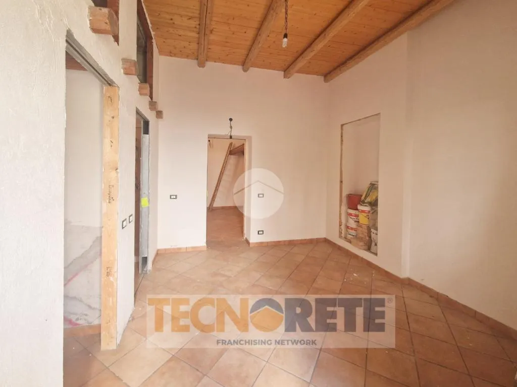 Pièces - Restored Two-Bedroom in Monreale