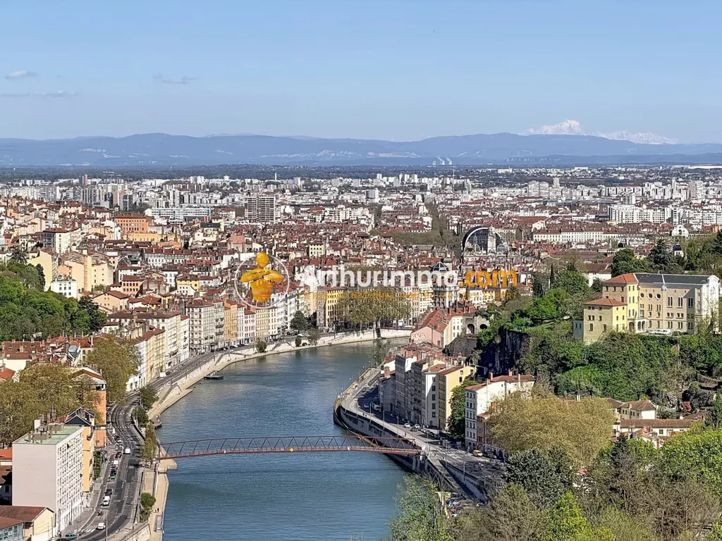 Flat with View on Fourvière in Lyon 9th