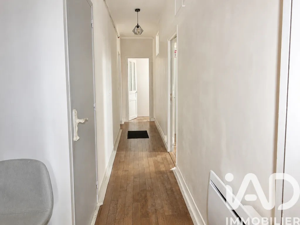Entrée - Appartement Familial avec Grenier Aménageable au Centre de Lisieux