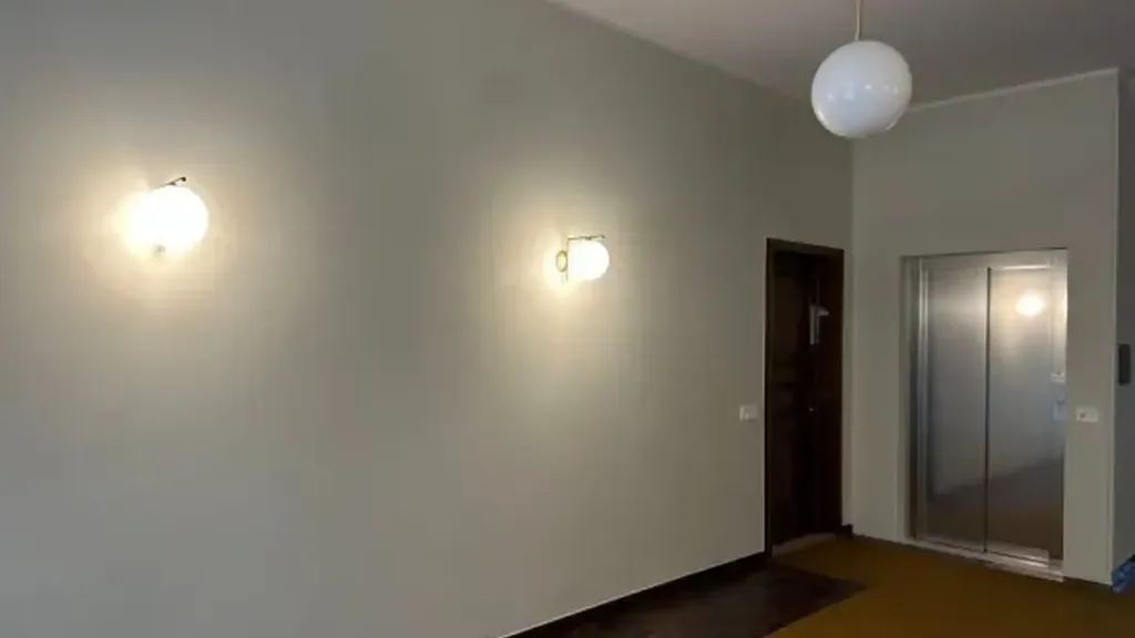 Esik - Spacious Trilocale in Historic Park, Brescia
