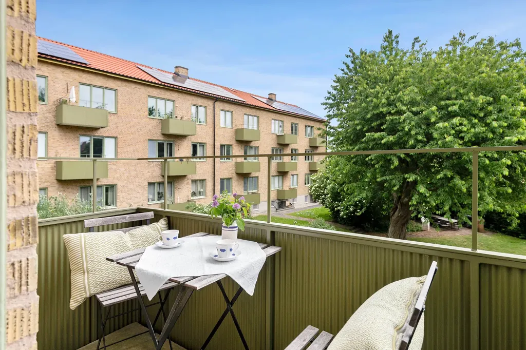 Balcon - Well-Planned Apartment with Balcony in Lund