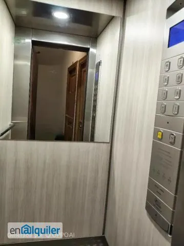 Entrée - Apartment with Balcony in City Centre