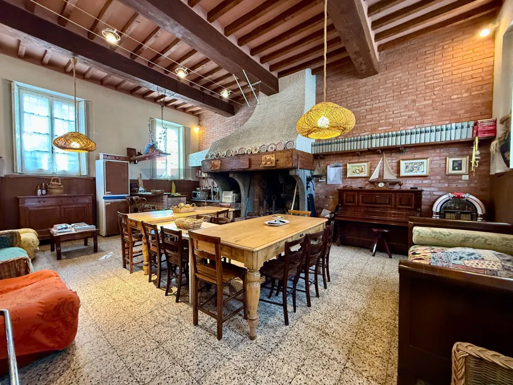 Sala da pranzo - Rustico storico con piscina a Cappella De' Picenardi