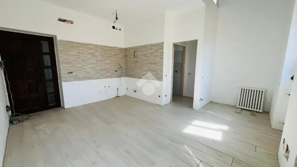 Pièces - Rustic Townhouse with Balcony in Nova Milanese