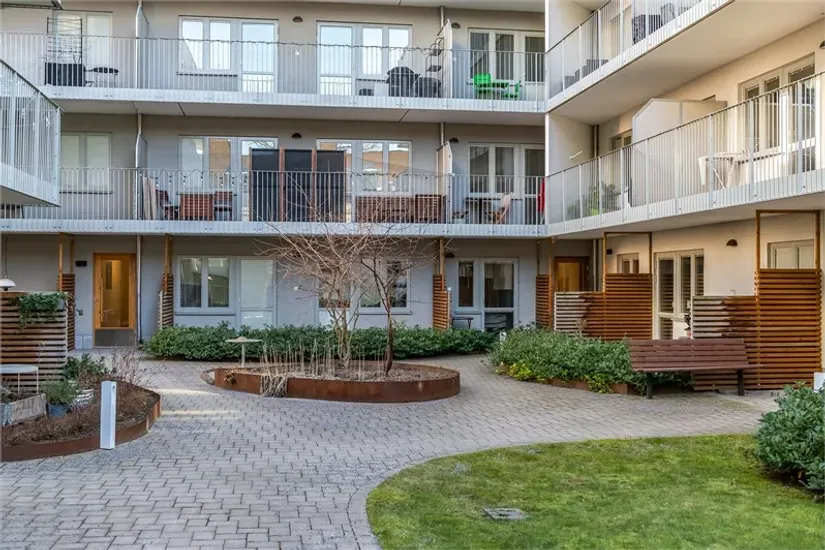Jardin - Apartment with Balcony on Slottsgatan, Linköping