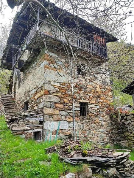 Esterno - Rustic Farmhouse with Mountain View in Perloz