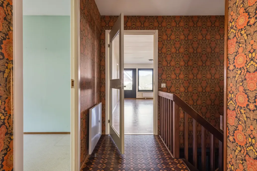 Entrée - Family House with Development Potential in Åby