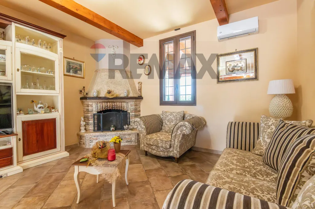 Séjour - Rearranged Villa with Garden in Avola