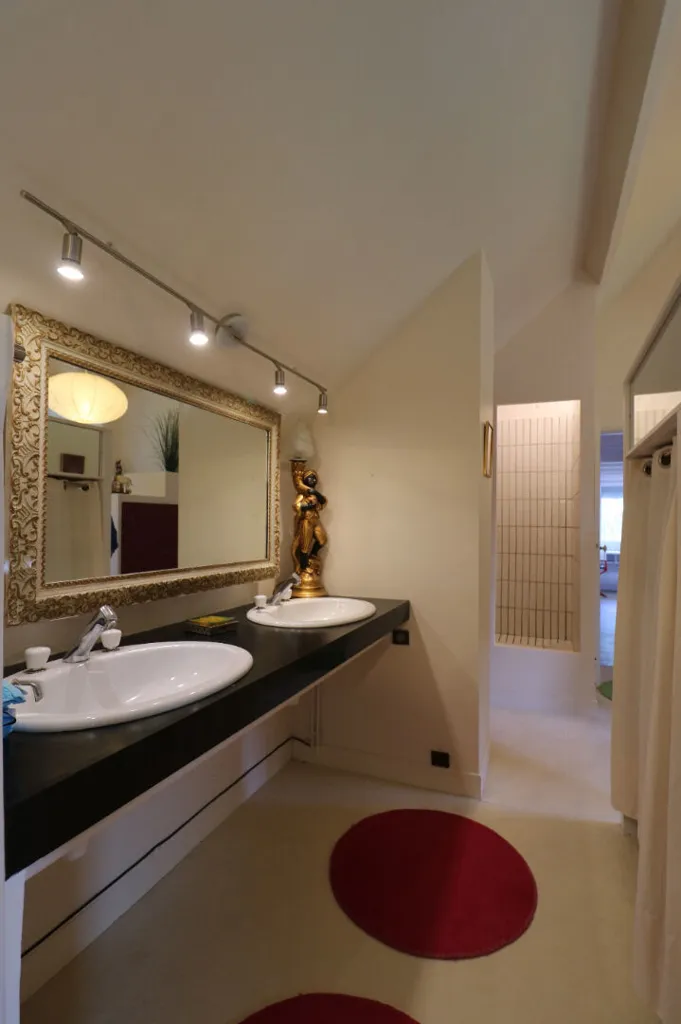 Salles de bain - Villa avec Piscine et Vue Pyrénées à Odos