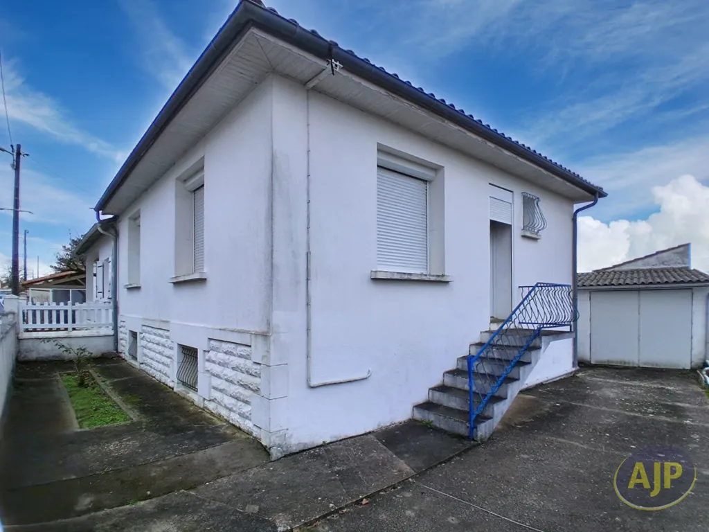 Välivaade - 3-Bedroom House with Garden in Saintes Rive Droite