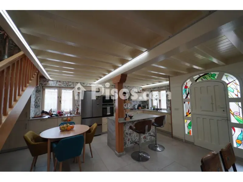 Cuisine - Chalet with Traditional Architecture in Cudón