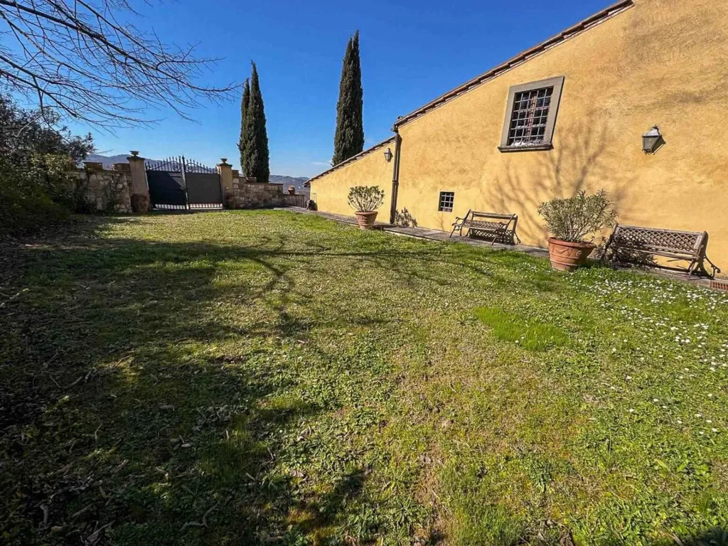 Jardin - Restored Apartment in Scandicci Convent