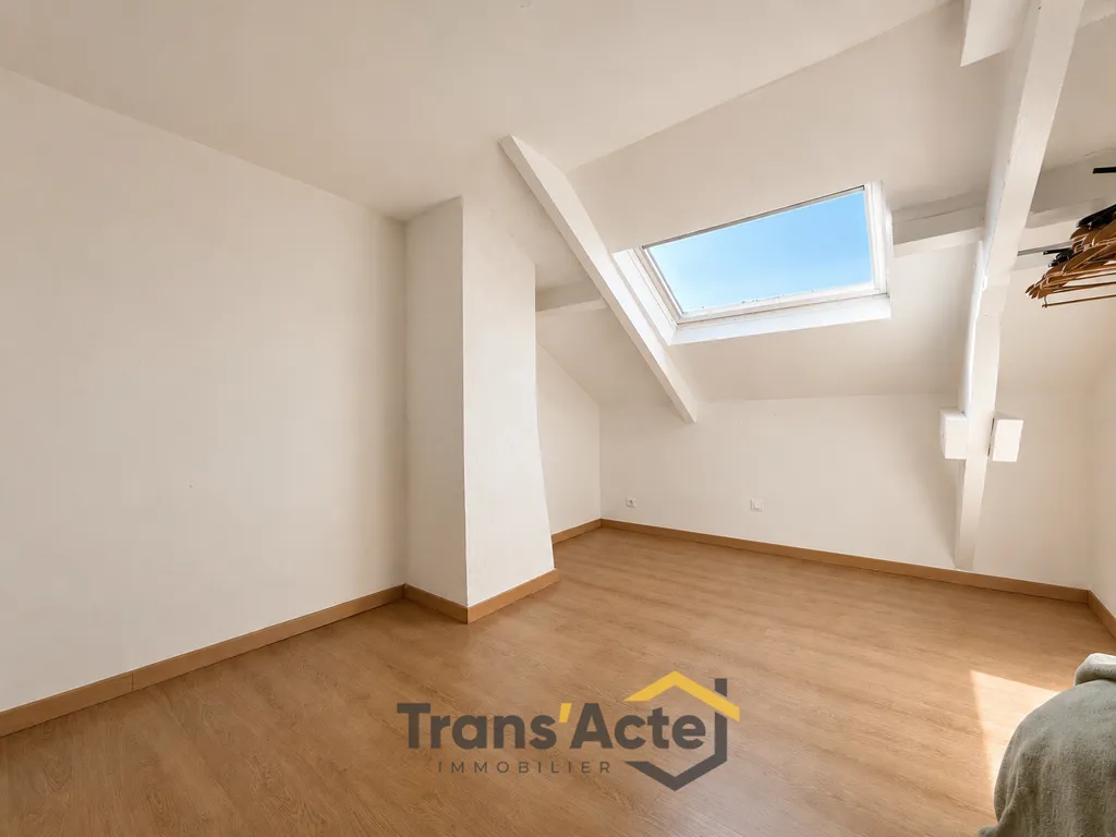 Toad - Charming 3-Piece Apartment in Arras