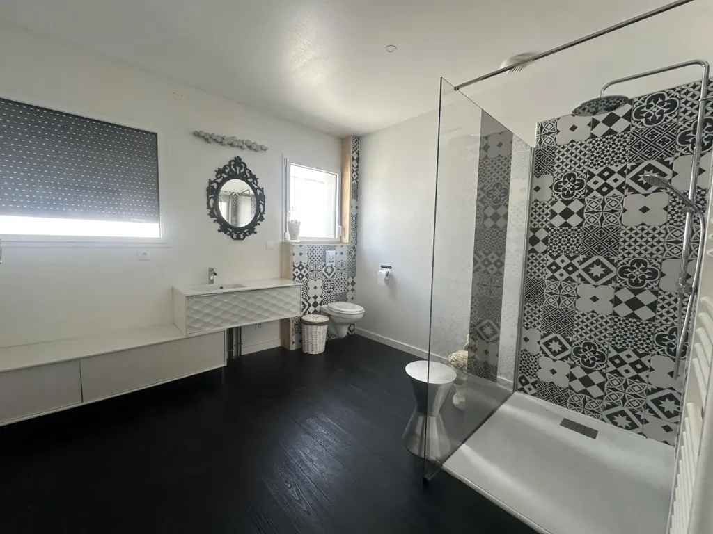 Bathrooms - Modern Villa with Pool in Artisanal Zone