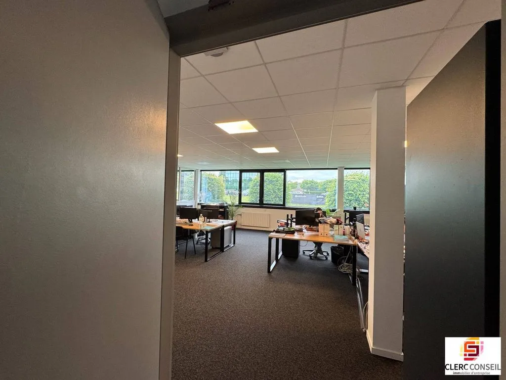 Bureau - Immeuble de Bureaux avec Parking à Mont-Saint-Aignan