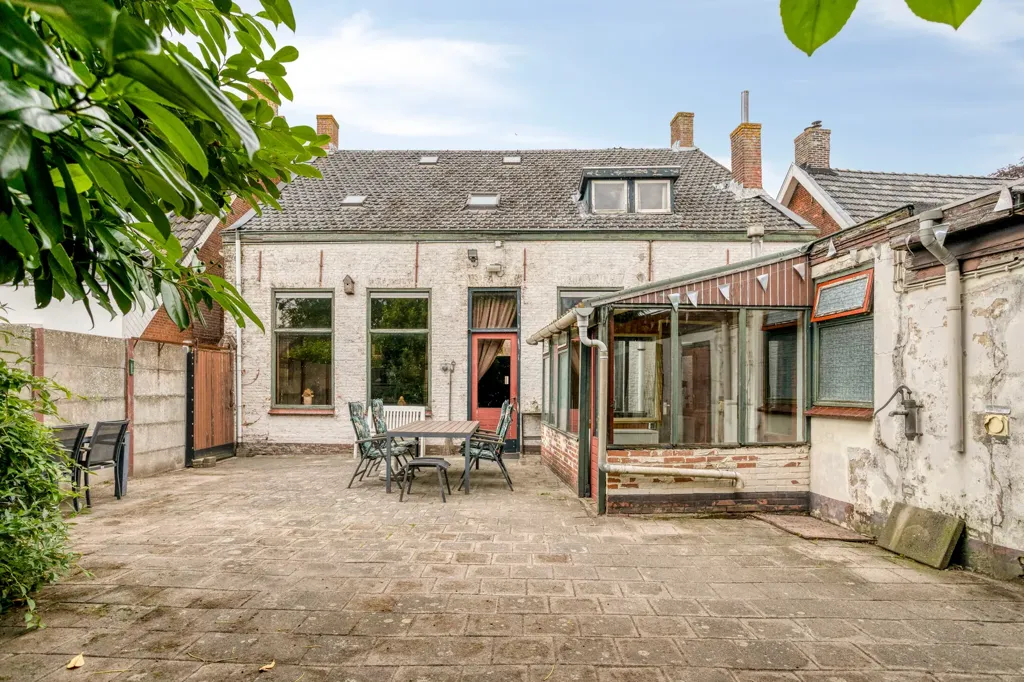 Giardino - Monumental House with Garden in Heerle