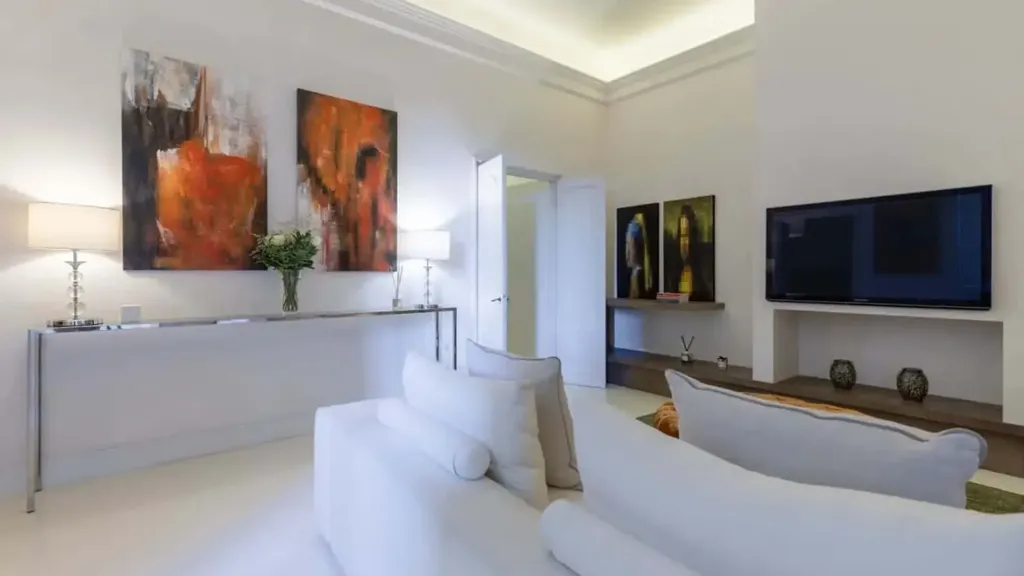 Living Room - Renaissance-Style Apartment with Terrace in Florence