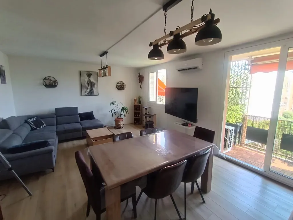 Elutuba - Apartment with Balcony in Nice, Le Ray