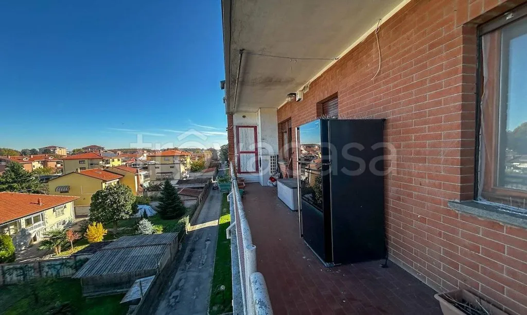 Balcon - Rearranged Apartment with Balcony in Santena