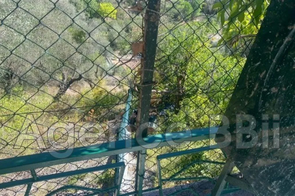 Balcon - Terrain Constructible avec Vue Montagne à Nice