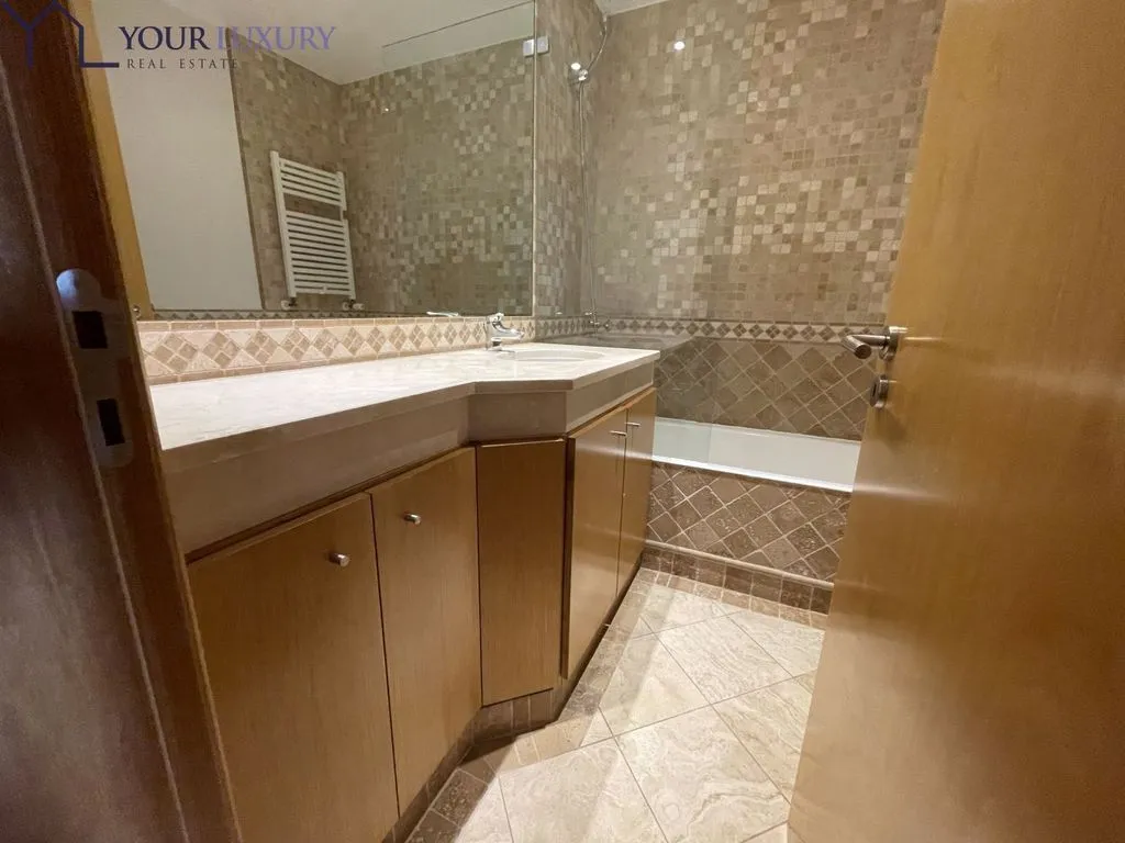 Vannitoad - Luxury Apartment with Pool in Cascais