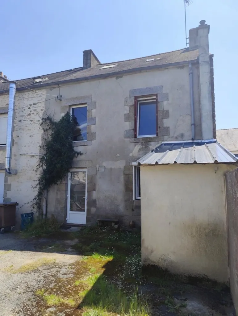 Extérieur - Maison avec Grenier Aménageable au Centre de Peillac