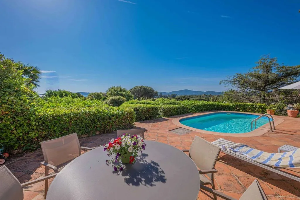 Piscine - Villa de Luxe avec Vue Mer à Grimaud