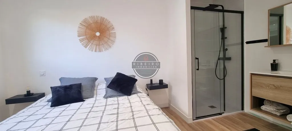 Chambres - Villa Luxueuse avec Piscine à Le Grau-d'Agde