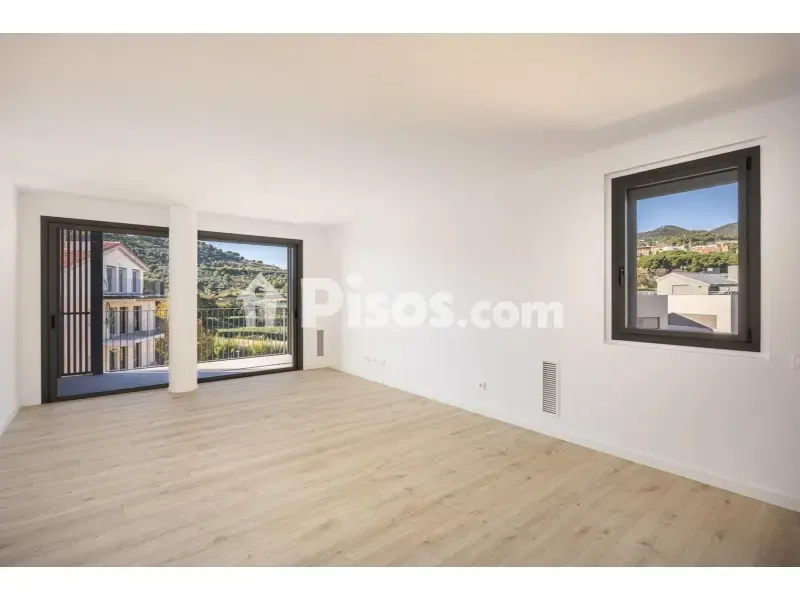 Toad - New Duplex with Pool in Tiana
