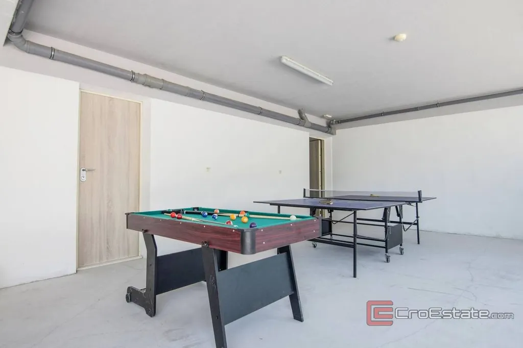 Toad - Villa with Pool and Sea View near Makarska