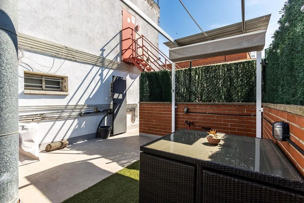 Reformed Apartment with Terrace in Polinyà