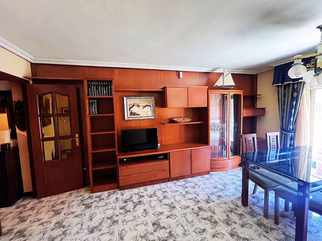 Dining Room - 3-Bedroom Flat with Terrace in Reyes