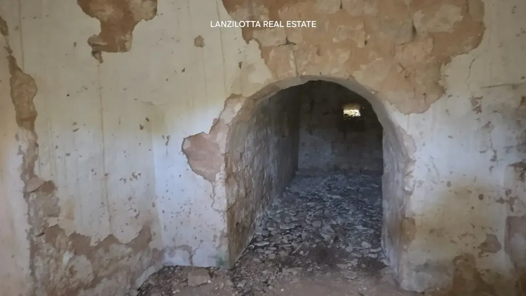 Pièces - Trullo Complex for Renovation in Cisternino