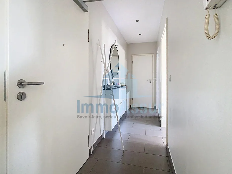 hallway_entrance
