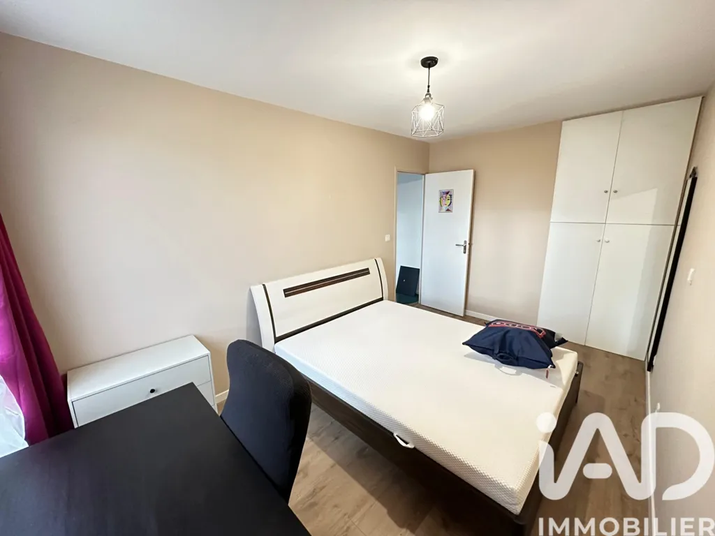 Chambres - Appartement 3 Pièces avec Parking à Clamart