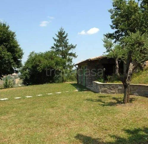 Jardin - Rustic Property with Panoramic Views in Peglio
