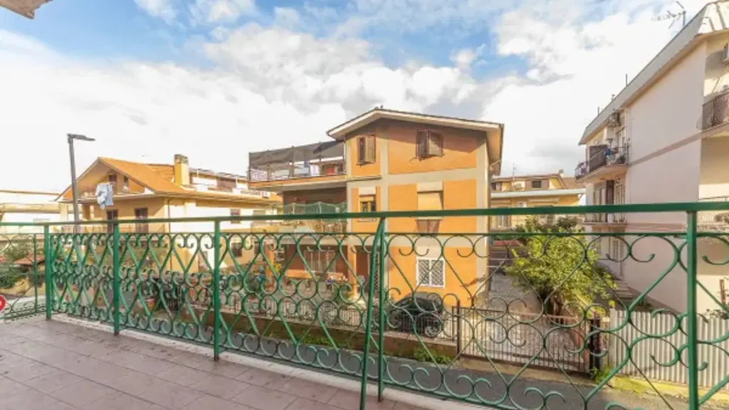 Balcon - Spacious Apartment with Balcony in Ciampino