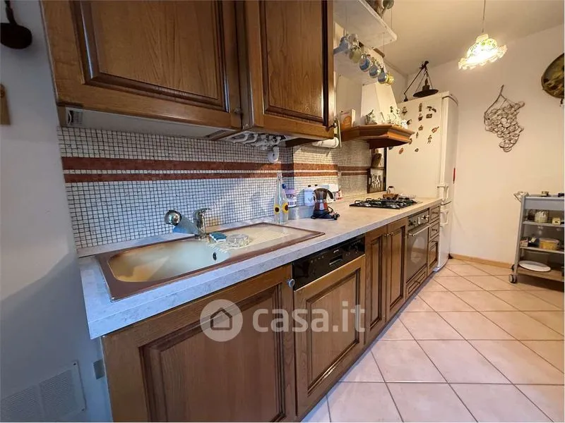 Cucina - Appartamento con vista montagna a Commezzadura