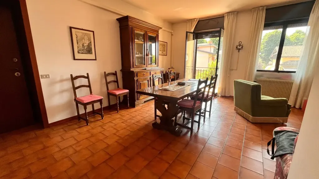 Söögituba - Spacious Trilocale with Balcony in Carpaneto Piacentino