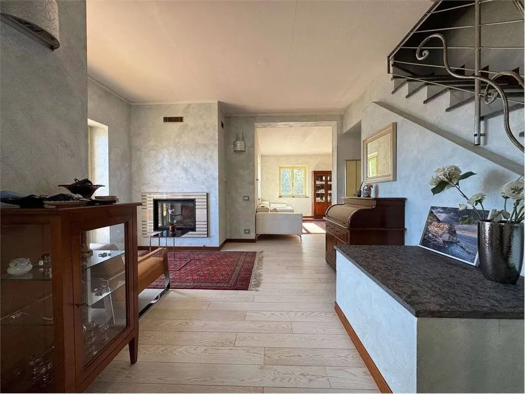 Esik - Luxury Villa with Lake View in Belgirate