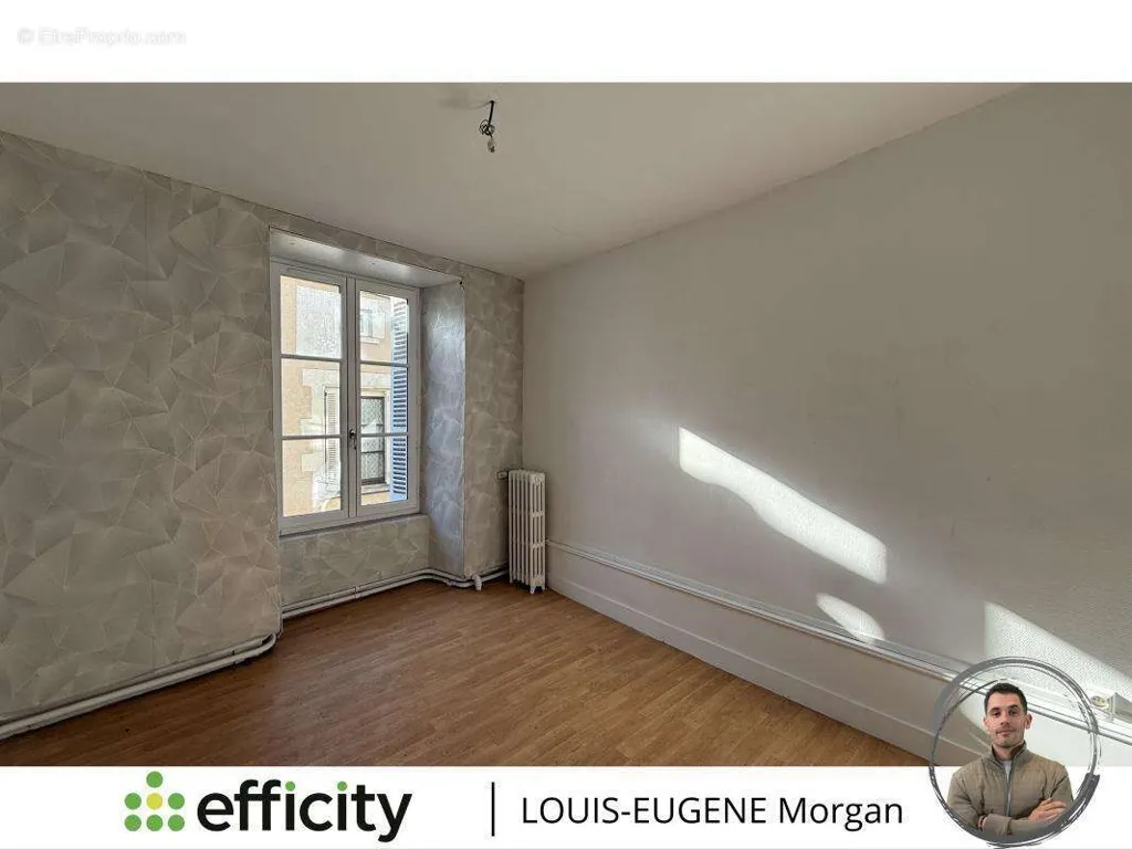 Elutuba - City House with Terrace in Mirebeau